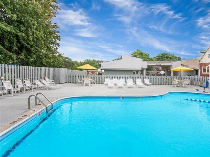 Super 8 By Wyndham Stevensville St Joseph Exterior foto